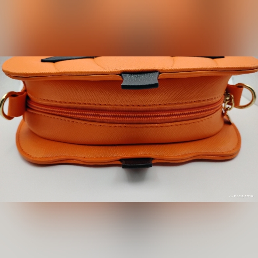 Pumpkin Face Women's Crossbody Bag With Detachable Strap. BNWOT - Picture 5 of 5